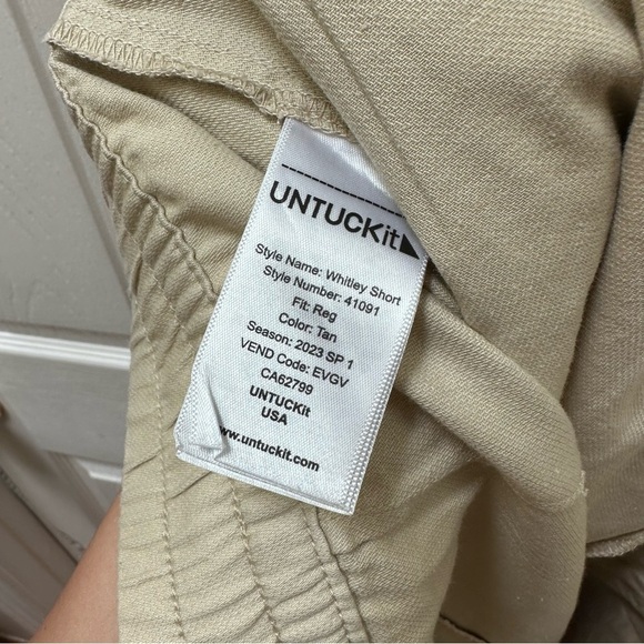 UnTuckit Whitley Short tan cream white xl drawstring - Picture 7 of 8